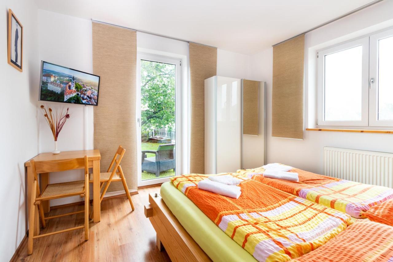 Ubytovani Bezchlebovi Hotel Чешки Крумлов Екстериор снимка
